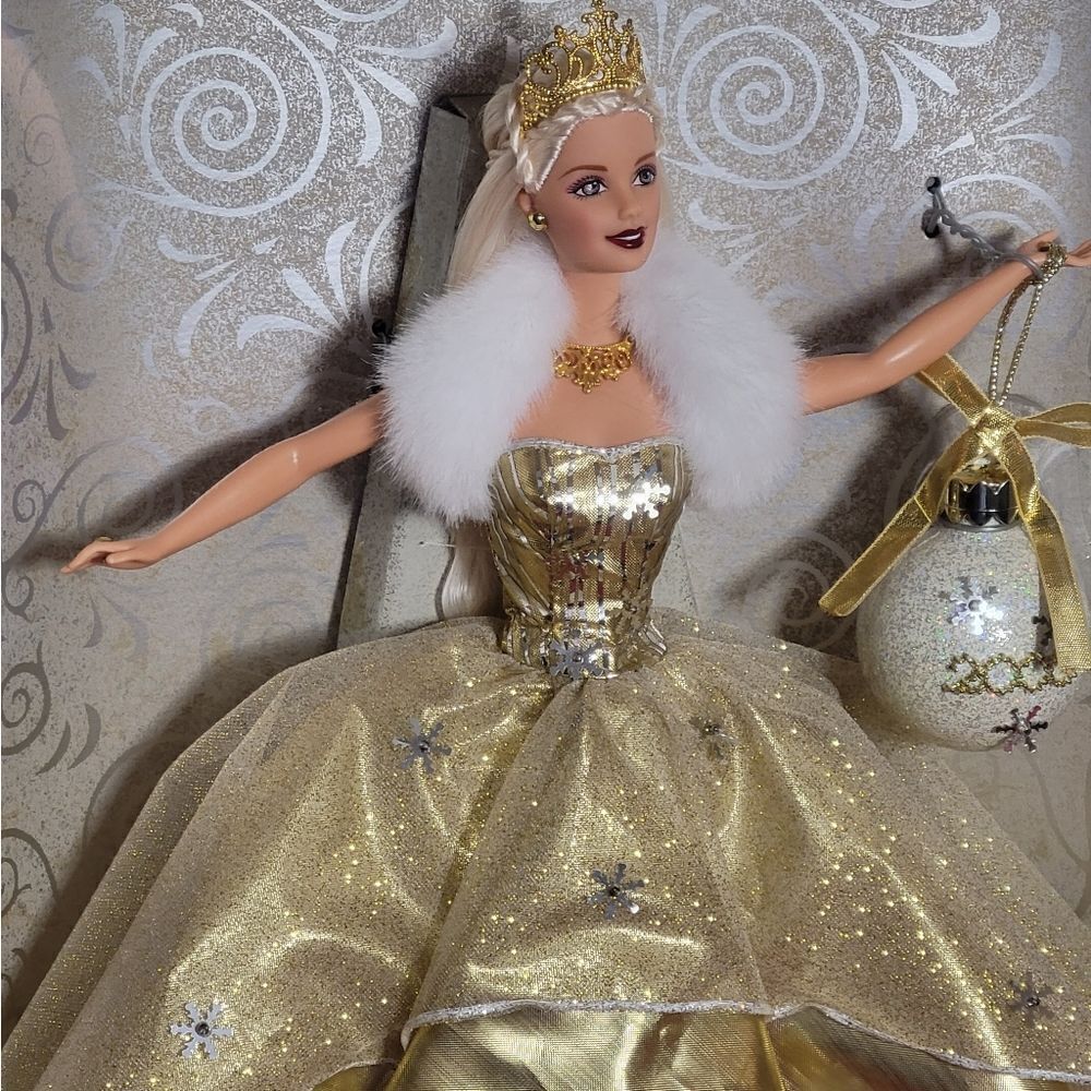 ‎Celebration Barbie - Picture 5 of 12